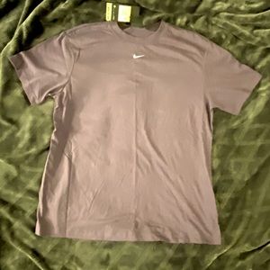 NWT Women’s Nike Oversized Fit Purple Tshirt Essential Tee Size Small